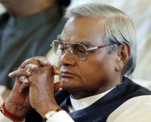 INDIAN FORMER PRIME MINISTER VAJPAYEE ATTENDS A SWEARING-IN CEREMONY IN NEW DELHI.