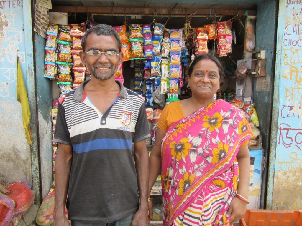 Grocer Niranjan Sahu and Saraswati from Sarbangha Colony in Bardhaman Durgapur constituency, says they have lost faith in all politicians