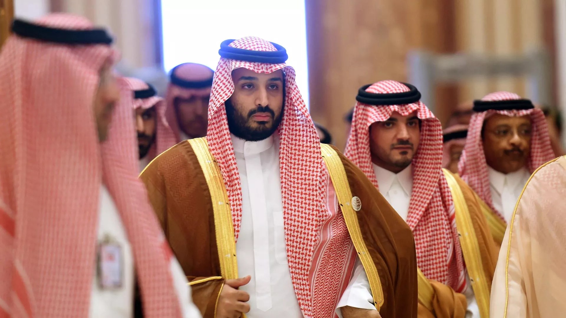 Saudi Defence Minister Mohammed bin Salman (2nd L),  who is the desert kingdom's deputy crown prince and second-in-line to the throne, arrives at the closing session of the 4th Summit of Arab States and South American countries held in the Saudi capital Riyadh, on November 11, 2015.  - Sputnik India, 1920, 24.10.2023